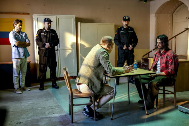 Mateusz Kościukiewicz jako Paweł w "Pierwszej miłości"