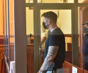 Bartosz T. Suweren skazany przez toruński sąd. Trafi za kratki