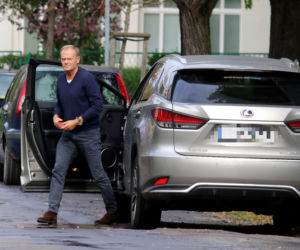 Donald Tusk po porannych zakupach