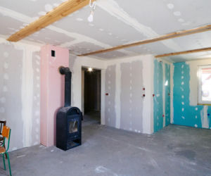 Tragiczny wypadek przerwał marzenia. Ekipa Nasz Nowy Dom walczyła z czasem. ZDJĘCIA domu przed i po remoncie