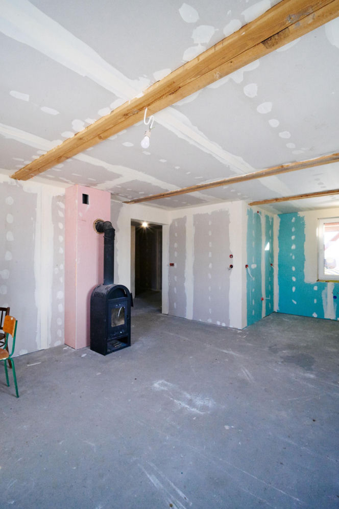 Tragiczny wypadek przerwał marzenia. Ekipa "Nasz Nowy Dom" walczyła z czasem. ZDJĘCIA domu przed i po remoncie