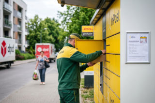 Czy w długi weekend czerwcowy pracują kurierzy? Harmonogram pracy InPost, DPD i DHL w Boże Ciało