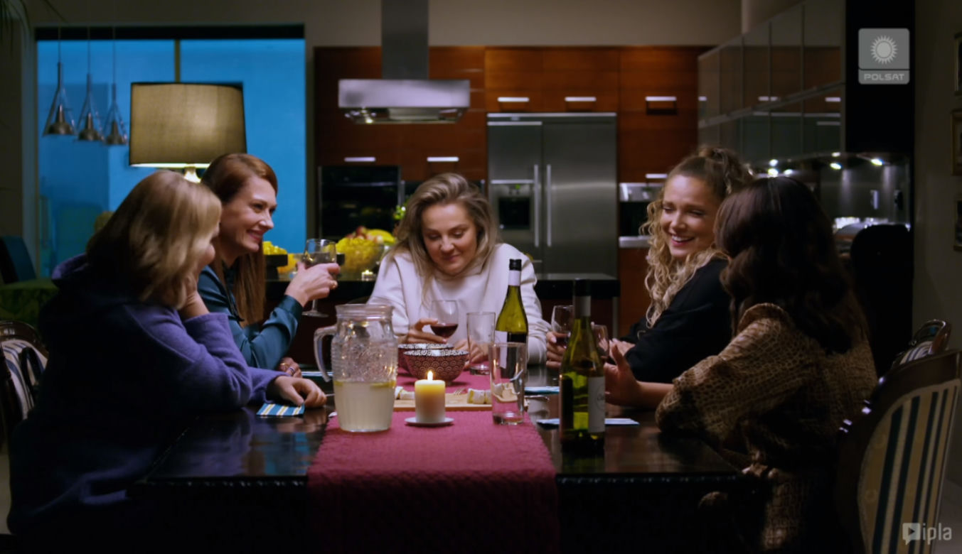 Przyjaciółki 17, odcinek 197, Inga (Małgorzata Socha), Zuza (Anita Sokołowska), Anka (Magdalena Stużyńska), Patrycja (Joanna Liszowska), Dorota (Agnieszka Sienkiewicz)