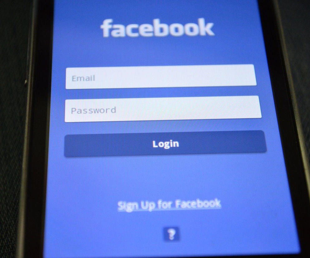Awaria Facebooka dzwonili na 112  