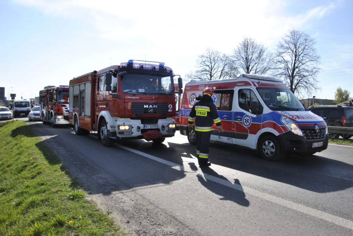 Wypadek trzech pojazdów pod Ożarowem