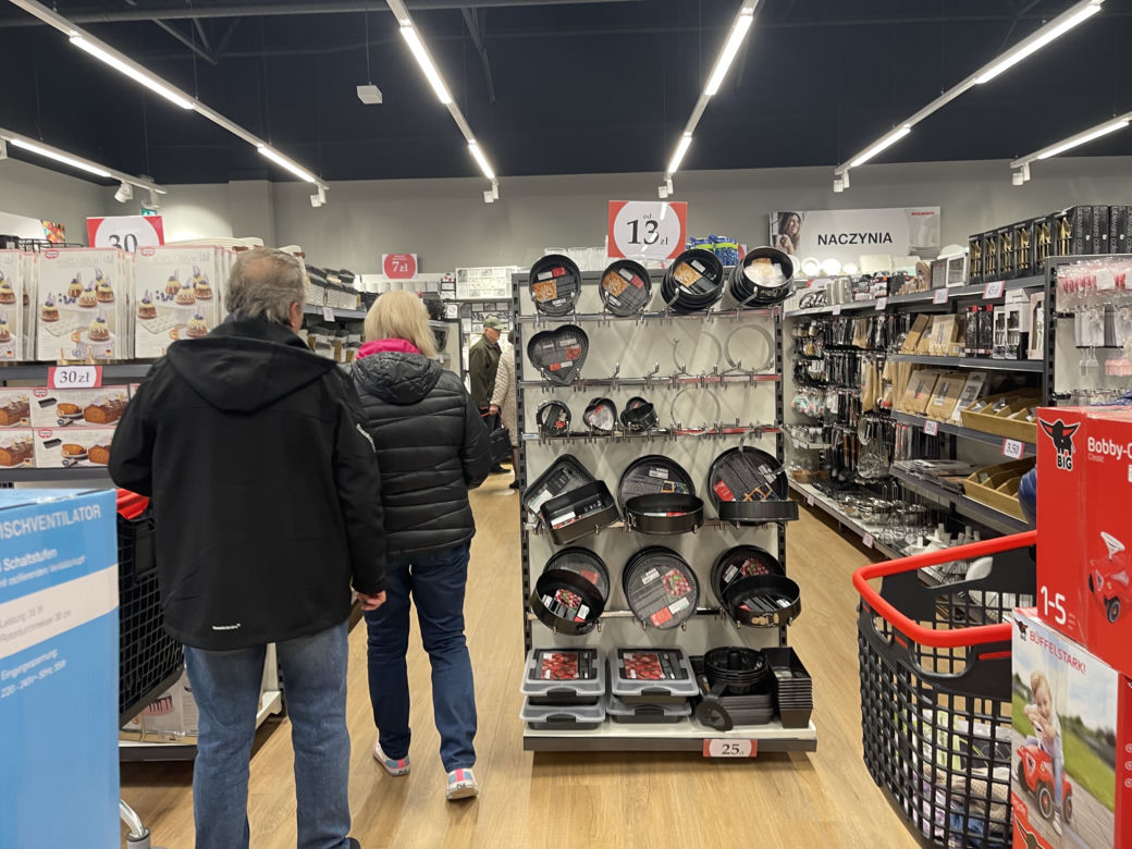 Otwarcie pierwszego w Polsce sklepu Woolworth w centrum handlowym Atut w Krakowie