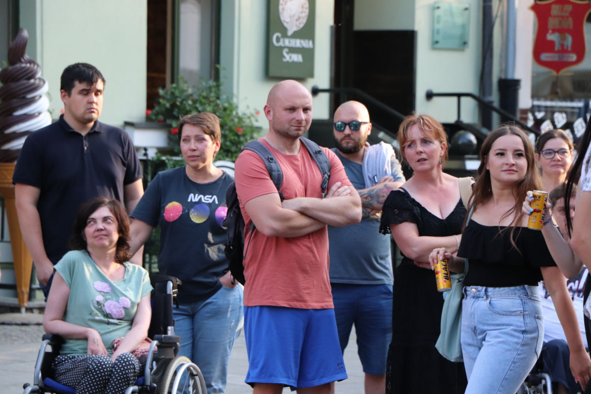 Torunianie protestują przeciwko przegłosowaniu Lex TVN