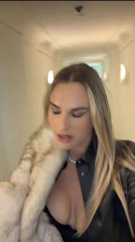 Aryna Sabalenka z głębokim dekoltem