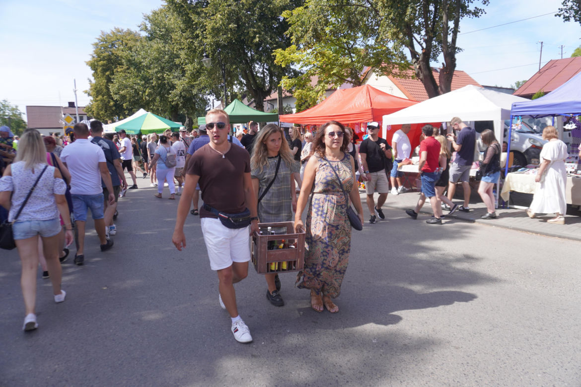 Fani serialu zjechali do serialowych Wilkowyj (Jeruzal)
