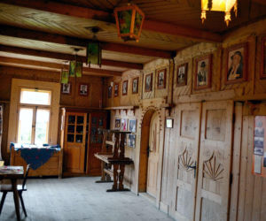 To jedna z najpiękniejszych wsi w Małopolsce. Już sto lat temu była rozchwytywanym kurortem turystycznym