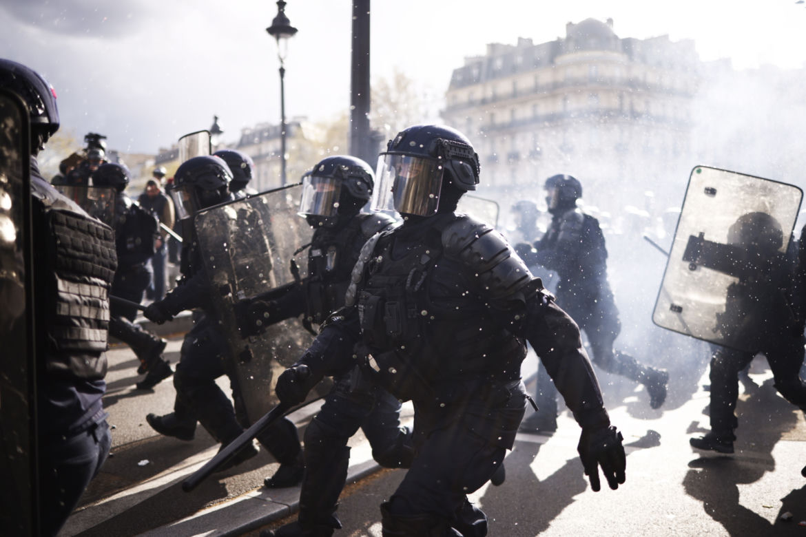 Protesty we Francji. Kilkunastu policjantów rannych