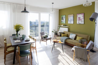 Firanki na okno balkonowe w bloku 2026: modne modele rozjaśnią mieszkanie i zapewnią prywatność