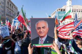 Kończy się Republika Islamska. Syn ostatniego szacha zwrócił się do Irańczyków