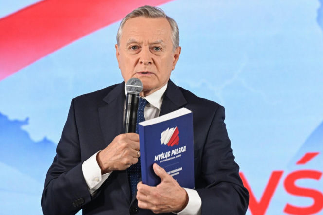 Kaczyński i Czarnek z nowymi propozycjami. Zaprezentowali "Przebudzenie. Program dla Polski”