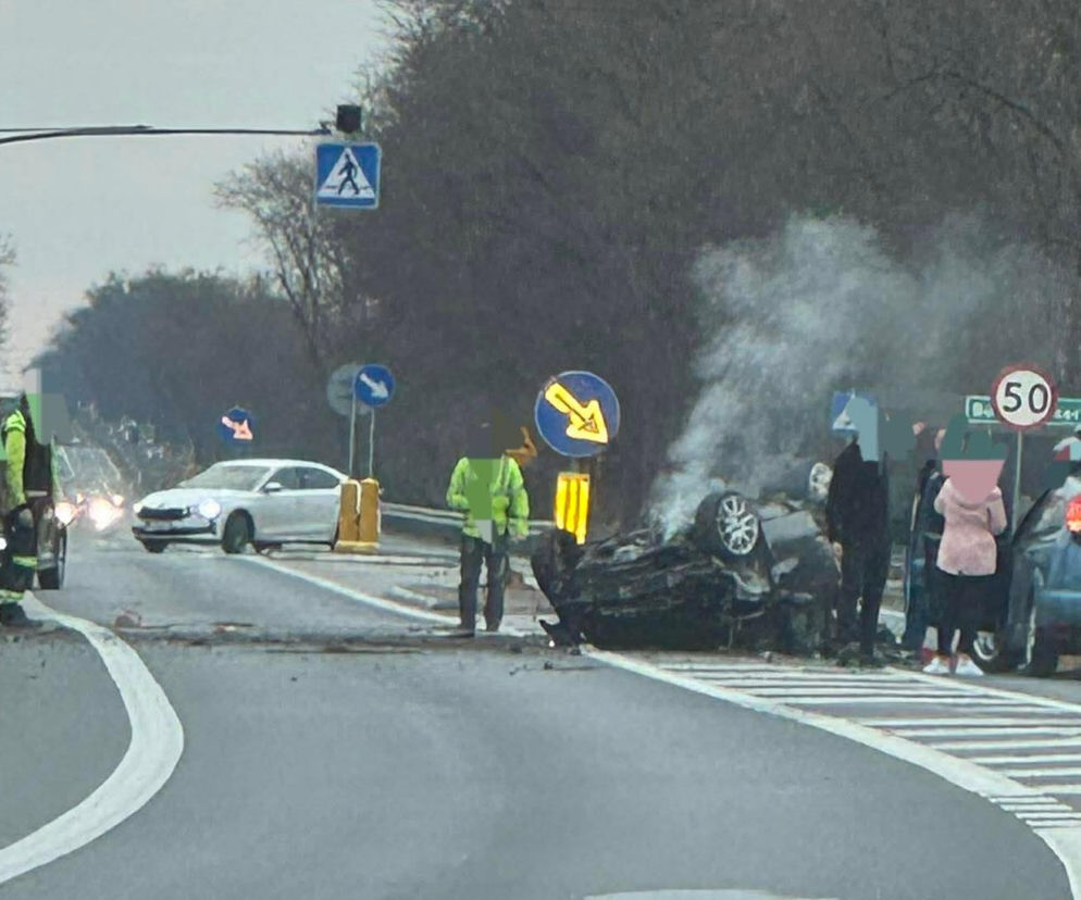Nowe Osiny: Poważny wypadek na DK-92. 24-latek przetransportowany do szpitala helikopterem LPR!