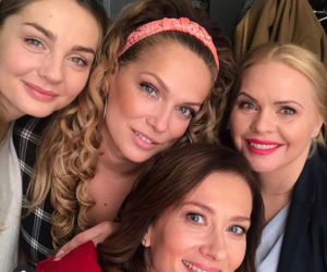 Przyjaciółki, 15 sezon: Anka (Magdalena Stużyńska), Patrycja (Joanna Liszowska), Inga (Małgorzata Socha), Zuza (Anita Sokołowska) 