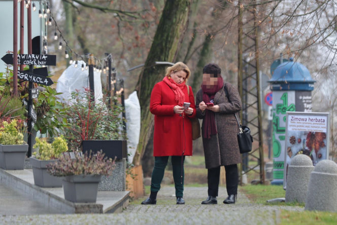 Katarzyna Bosacka w parku