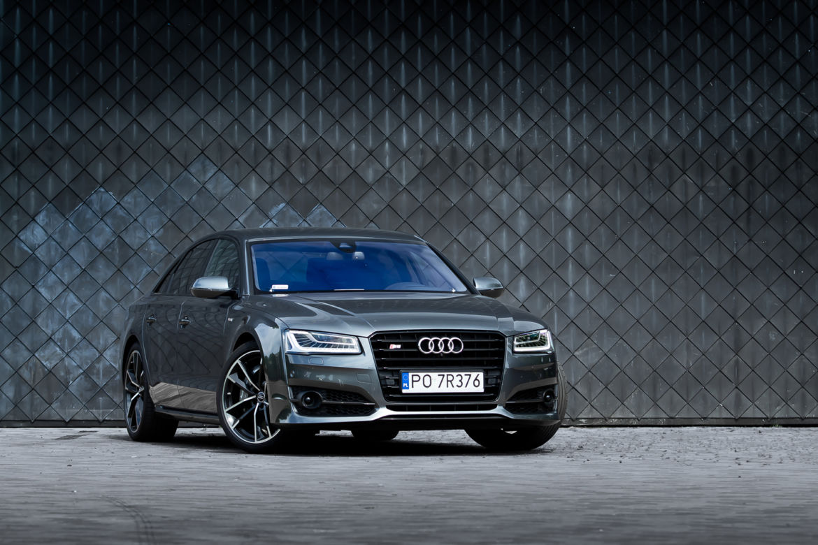 Audi S8 plus 4.0 V8 TFSI quattro