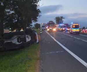 Śmierć kierowcy na DK nr 7 w Kosinach Kapicznych, który nie miał prawa jazdy i wyprzedzał w niedozwolonym miejscu (18 sierpnia)