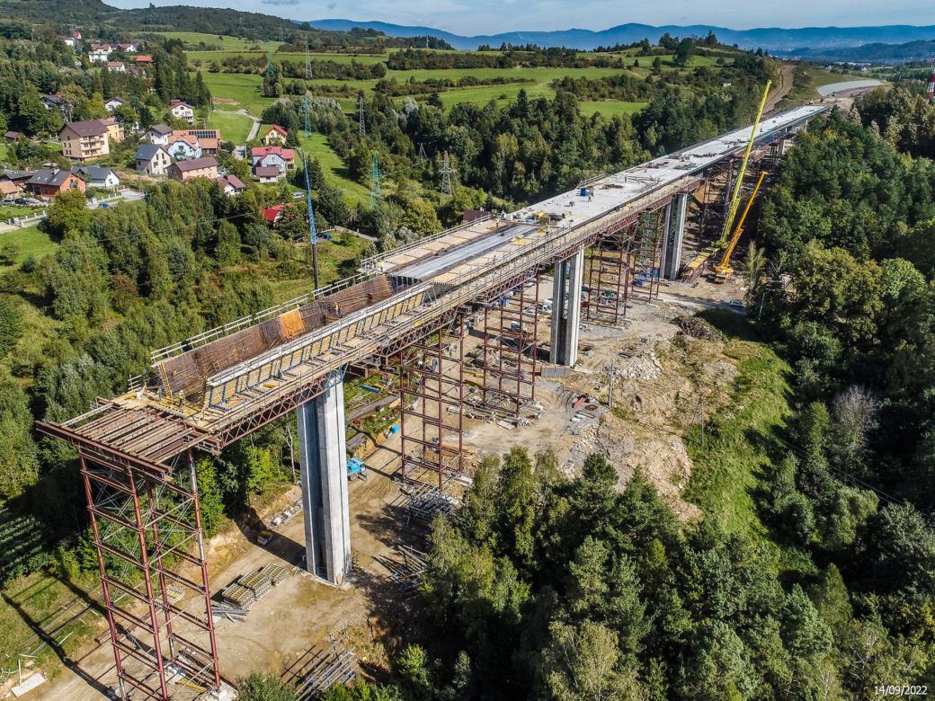 Trasa S1 będzie przecinać przełęcze i pola pomiędzy górami w Beskidach