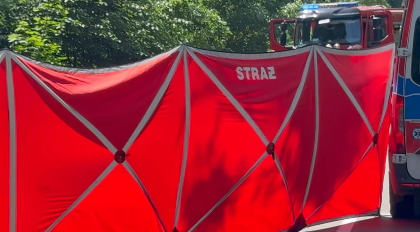 Dwie osoby zginęły w wypadku pod Tarnowskimi Górami. Droga pozostaje zamknięta