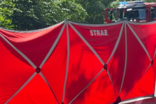 Dwie osoby zginęły w wypadku pod Tarnowskimi Górami. Droga pozostaje zamknięta