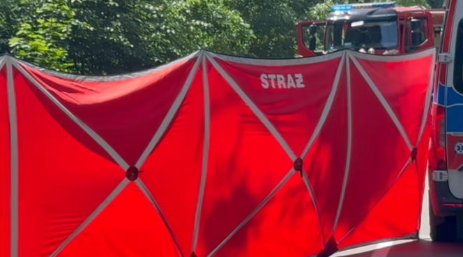 Dwie osoby zginęły w wypadku pod Tarnowskimi Górami. Droga pozostaje zamknięta