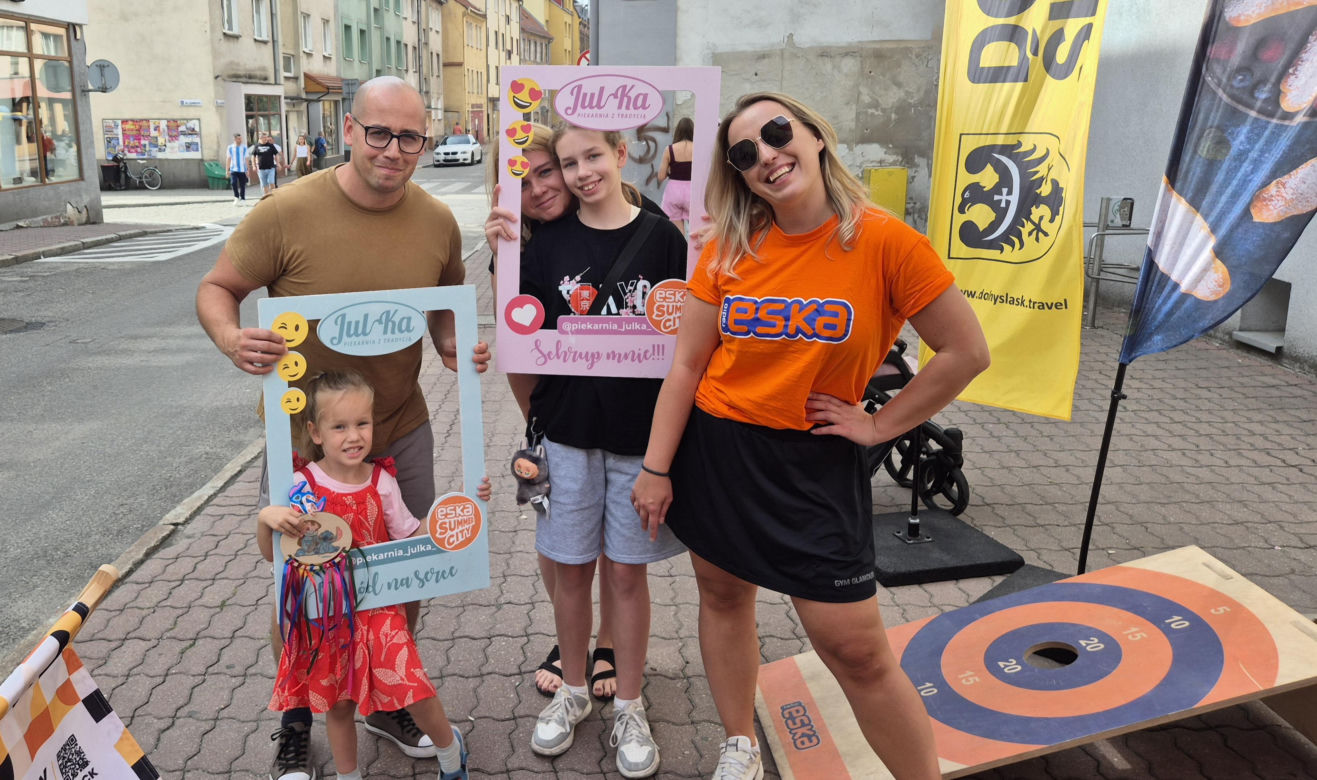 Rekordowy piernik, gwiazdy na koniach i wodne szaleństwo. Tak wyglądał finał ESKA Summer City