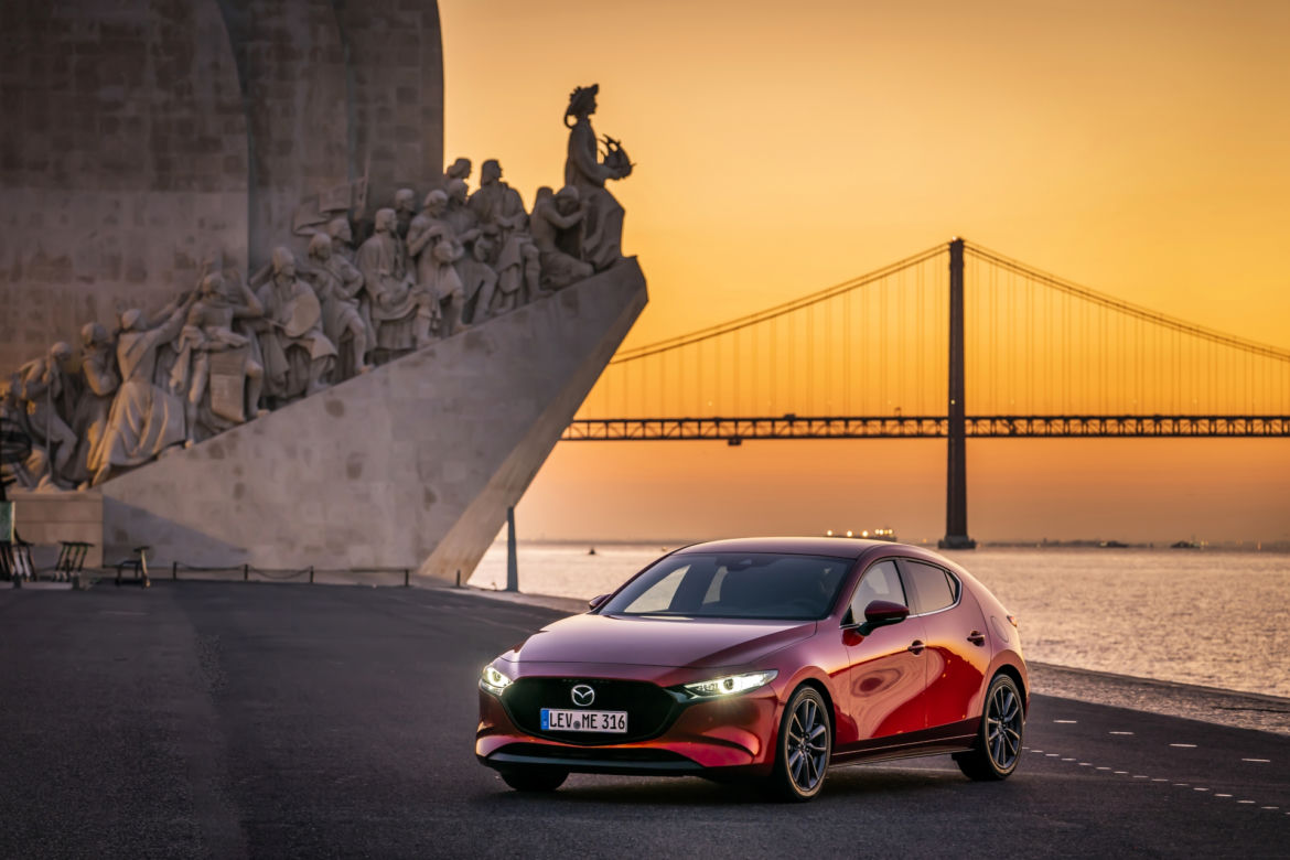Mazda 3 2.0 SKYACTIV-G 122 KM 6MT (Soul Red Crystal)