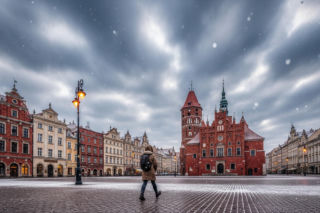 Toruń pod chmurami, śnieg wraca do gry. Czy zima jeszcze nas zaskoczy 11 lutego 2026?