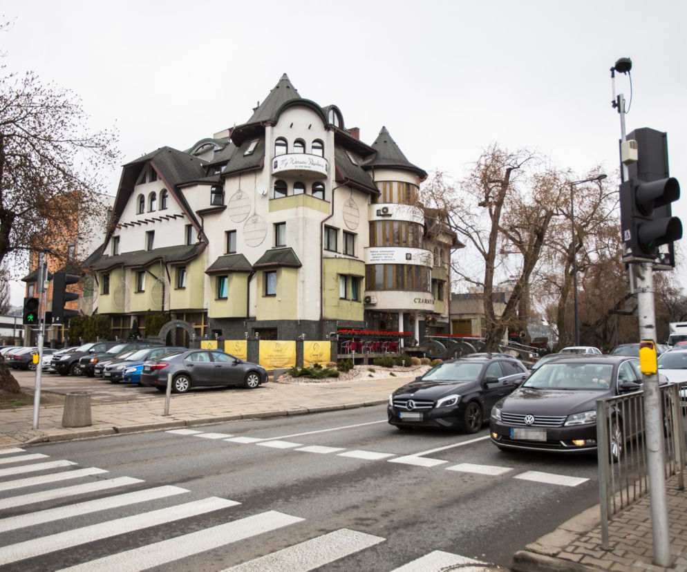 Zburzą Czarnego Kota za 1,4 mln zł
