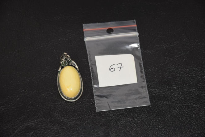 Rozpoznajesz te błyskotki? Policja poszukuje właścicieli bizuterii i kosztowności