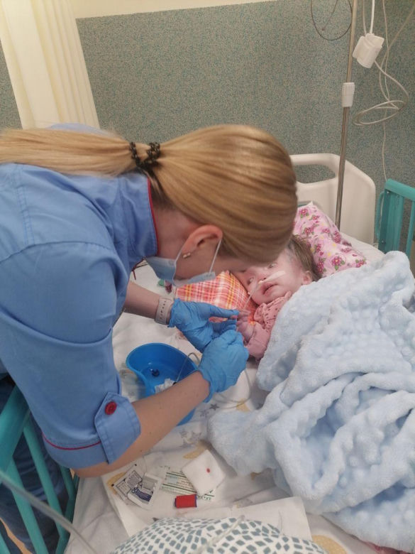 Iwona Węgrowska z córką i Laura Breszka z synem wspierają ukraińskie dzieci