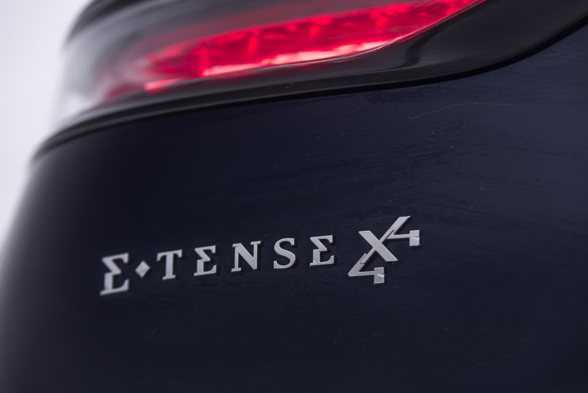 DS 7 Crossback E-Tense 300 4x4 Louvre