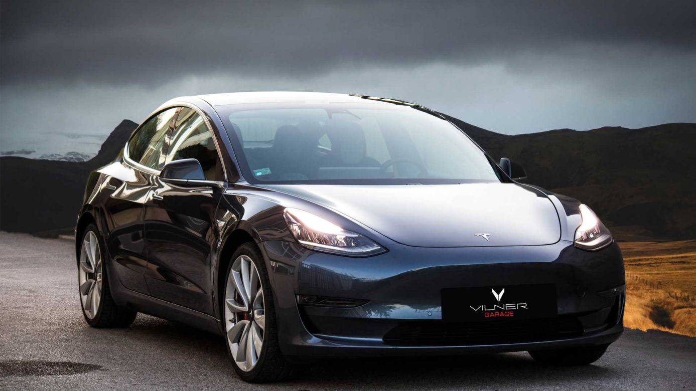 Tesla Model 3 z wnętrzem od Vilner