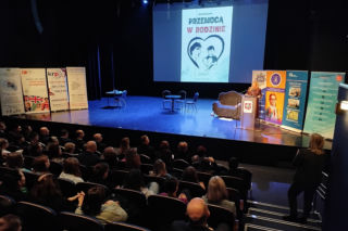 Chcą być na krok przed przemocą w rodzinie. Zespół Oświatowy w Krześlinie ruszył z kolejnym projektem profilaktycznym