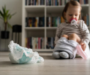 „Jeszcze w pieluszce?”. Nie zawsze warto słuchać dobrych rad - pośpiech szkodzi dziecku