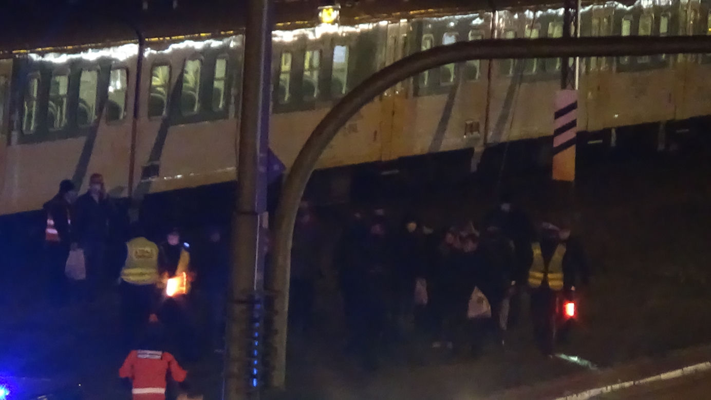 Pociąg zmiażdżył człowieka na torach