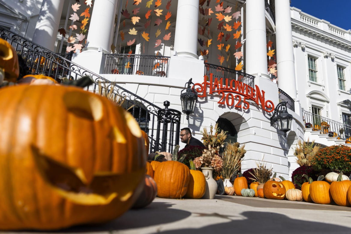 Tłumy na zabawie w Białym Domu. Tak Trump świętował Halloween EPA/JIM LO SCALZO
