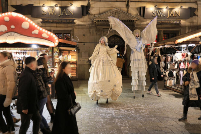 Wroclaw. Jarmark Bozonarodzeniowy juz otwarty.