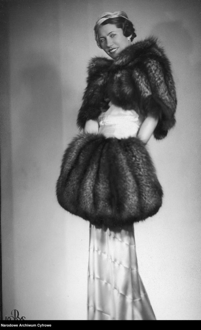 Sylwester w Warszawie sprzed lat. Tak stolica witała dawniej Nowy Rok