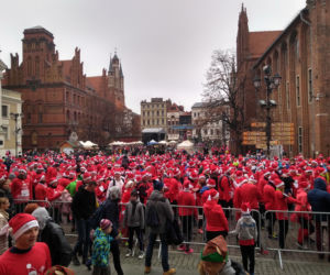 Piękny Festiwal Biegów Świętych Mikołajów Fabryki Cukierniczej Kopernik