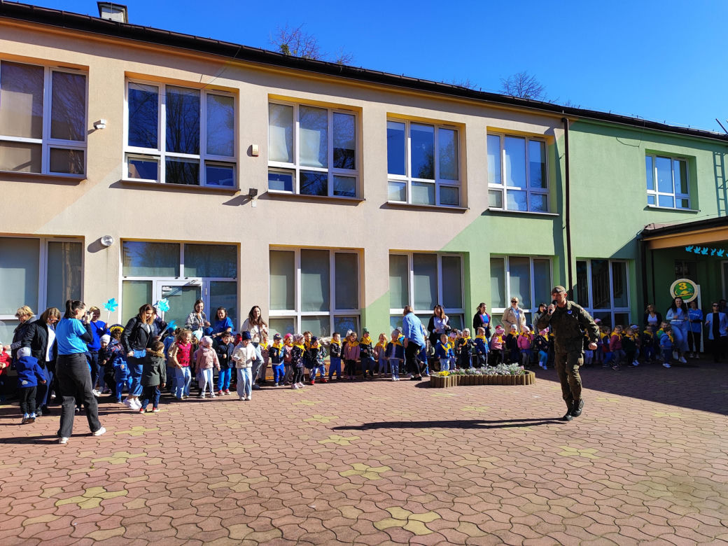 Na terenie Publicznego Przedszkola nr 3 odbył się bieg "Rozwiń skrzydła"