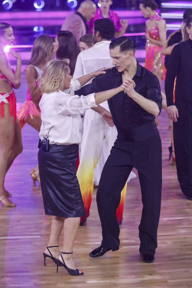 Ewa Kasprzyk bez ogródek: lubię trójkąty. Co na to widzowie Tańca z gwiazdami?