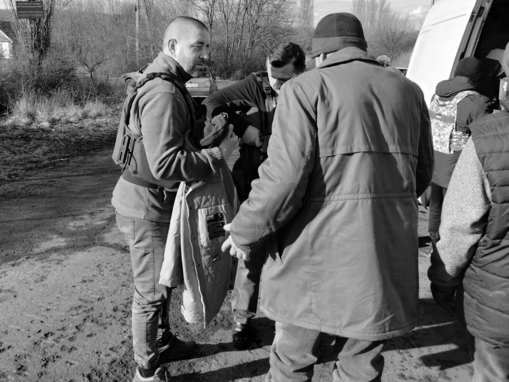 Poznański wolontariusz zginął pod Kijowem. Jego auto zostało ostrzelane [ZDJĘCIA]
