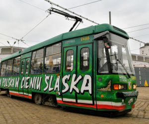 Tramwaj MPK pomalowany w barwy Śląska Wrocław