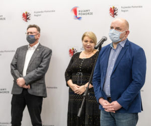 Kurtko-śpiwory dla bezdomnych