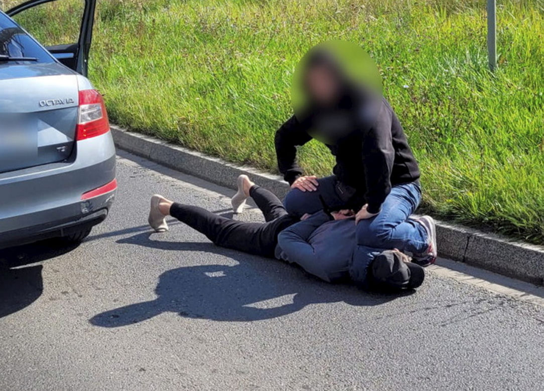  Warszawa. Policjanci odzyskali dwa kampery skradzione w Niemczech. Zatrzymano pięciu złodziei!