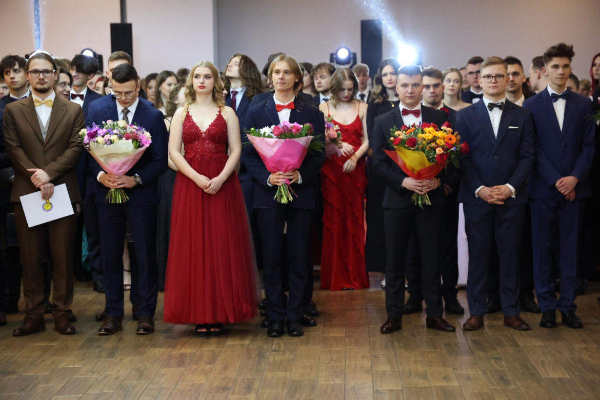 Studniówka Zespołu Szkół Elektronicznych w Lublinie. Tak bawią się tegoroczni maturzyści! 