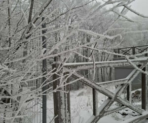 Majestatycznie, zimowo, jak w bajkowej Narnii. Tak Nowy Rok wita Święty Krzyż
